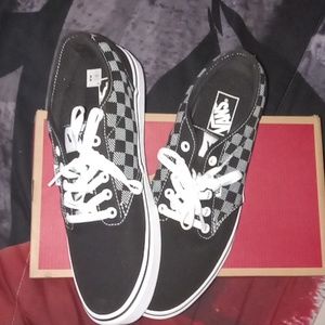 selling M 10.5 (checker dot) black/white Vans
